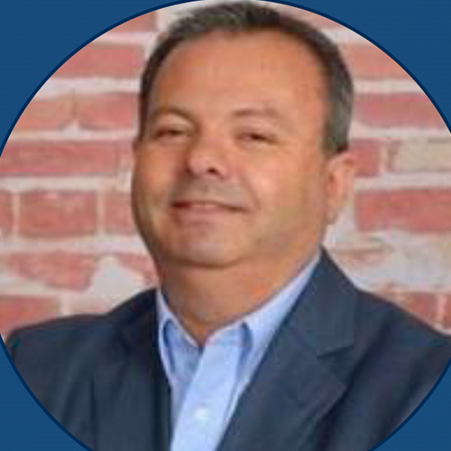 Adam Kusz headshot